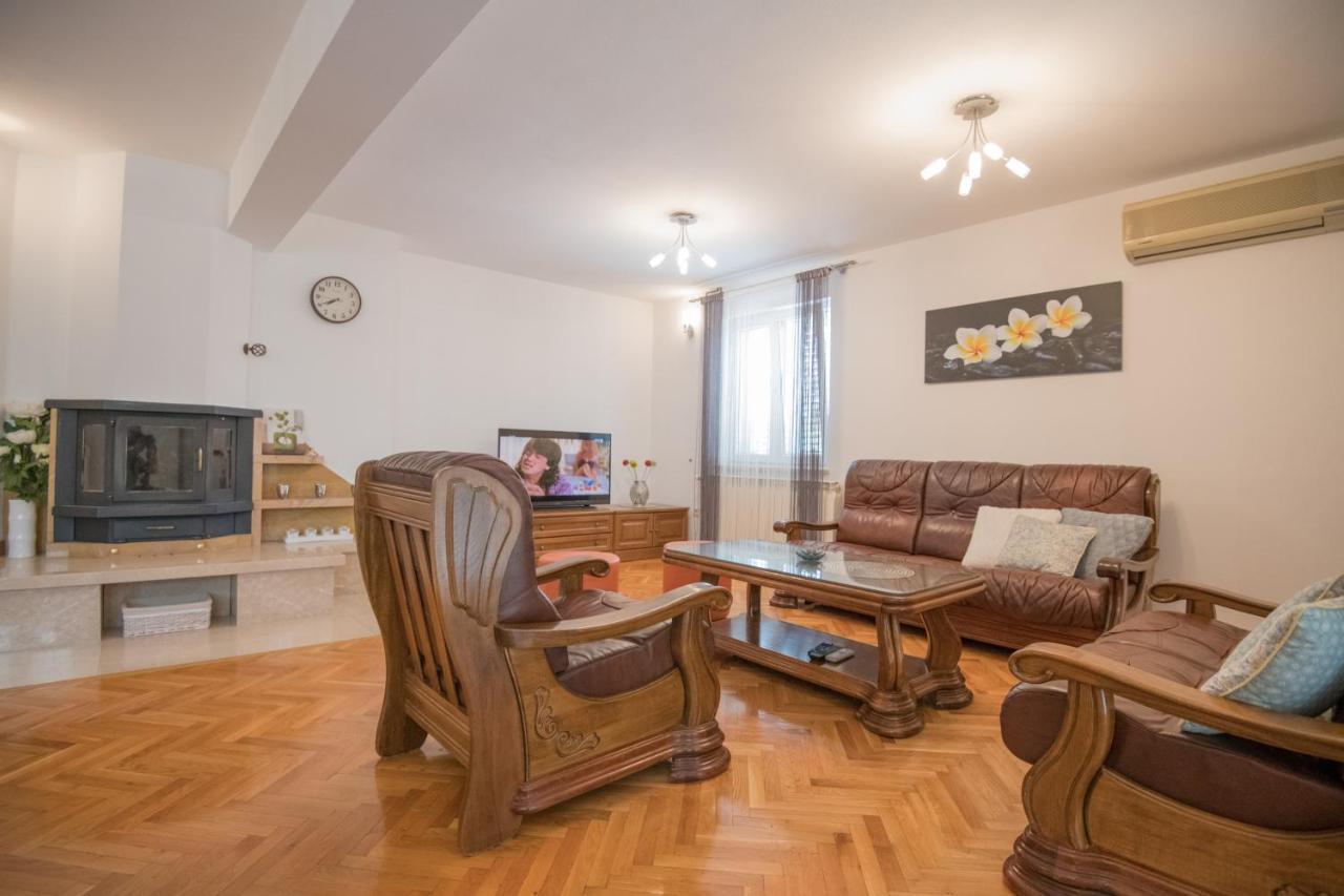 Villa Glorija Grubine エクステリア 写真