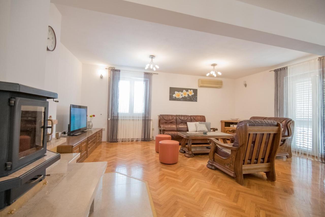 Villa Glorija Grubine エクステリア 写真